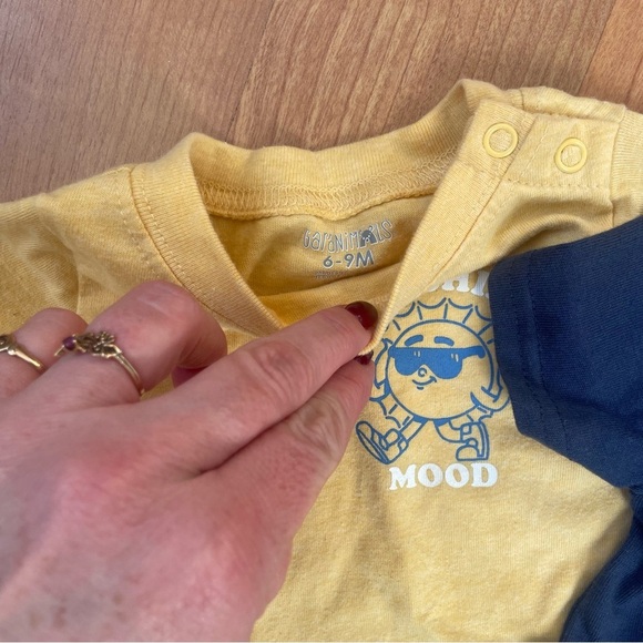 🧸Garanimals Size 6-9 Months Short-sleeved Onesie Pack of 3 & Khaki Shorts - Picture 3 of 6